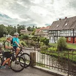 Waldschlößchen Hotel *