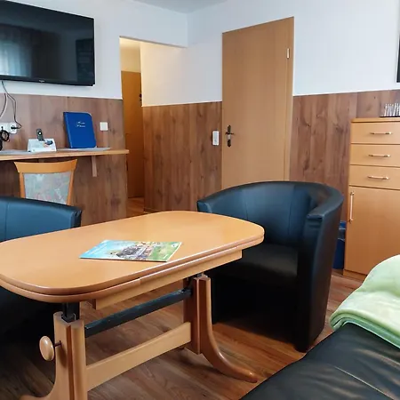 Waldschloesschen Mit Gaststube *