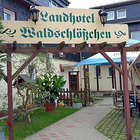 Waldschlößchen Hotel *